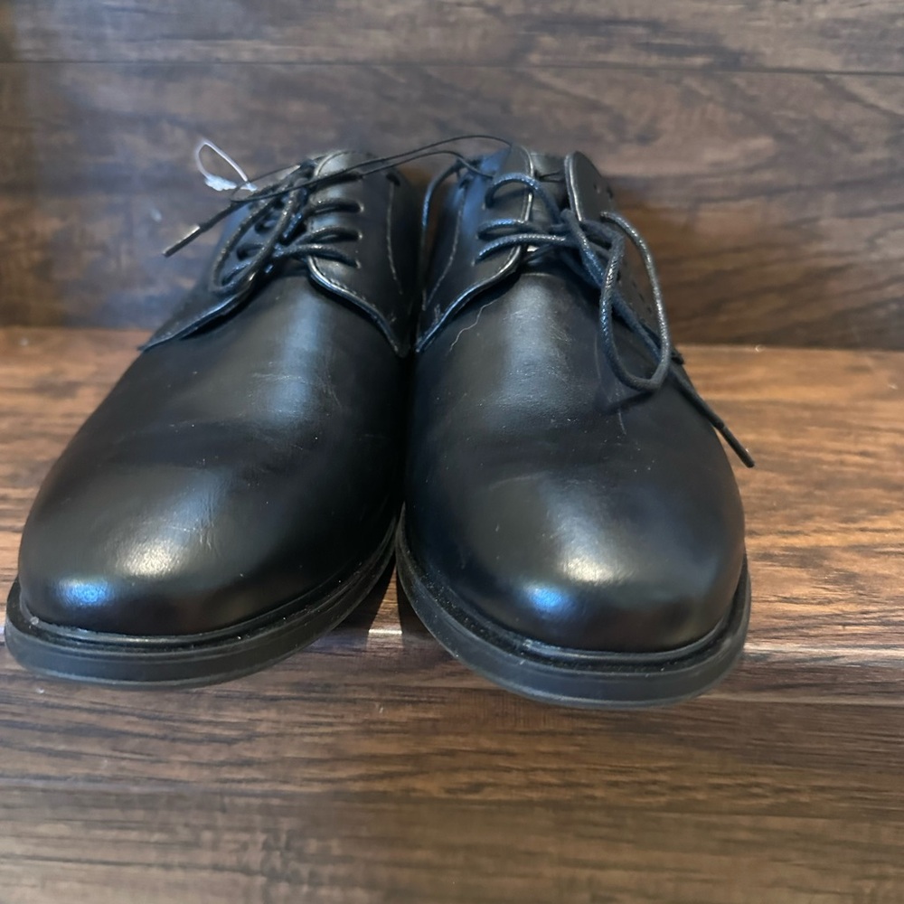 NEW Van Heusen Black Oxford Dress Shoes - Picture 2 of 6